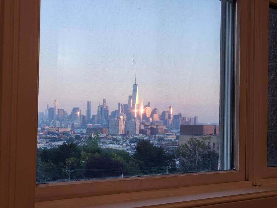 Luxurious 2 Bed ! Mins To Nyc! Lejlighed Union City Eksteriør billede